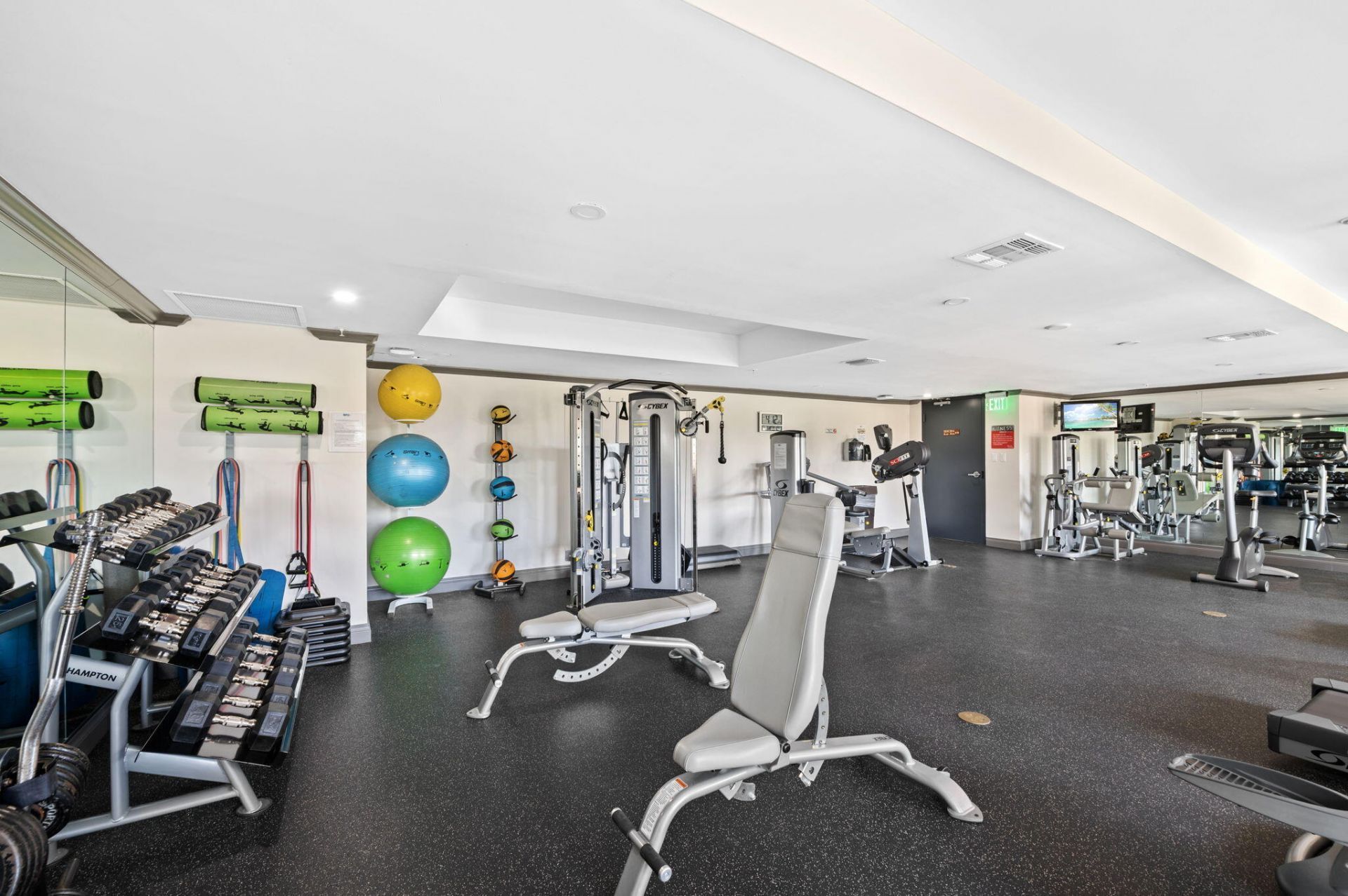2001 N Ocean Boulevard, Unit 304, Fort Lauderdale, FL 33305 Photo