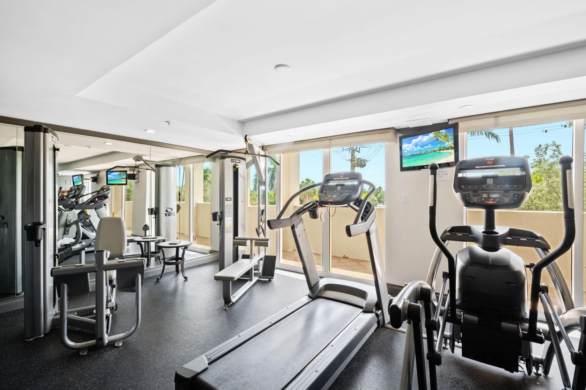 2001 N Ocean Boulevard, Unit 304, Fort Lauderdale, FL 33305 Photo