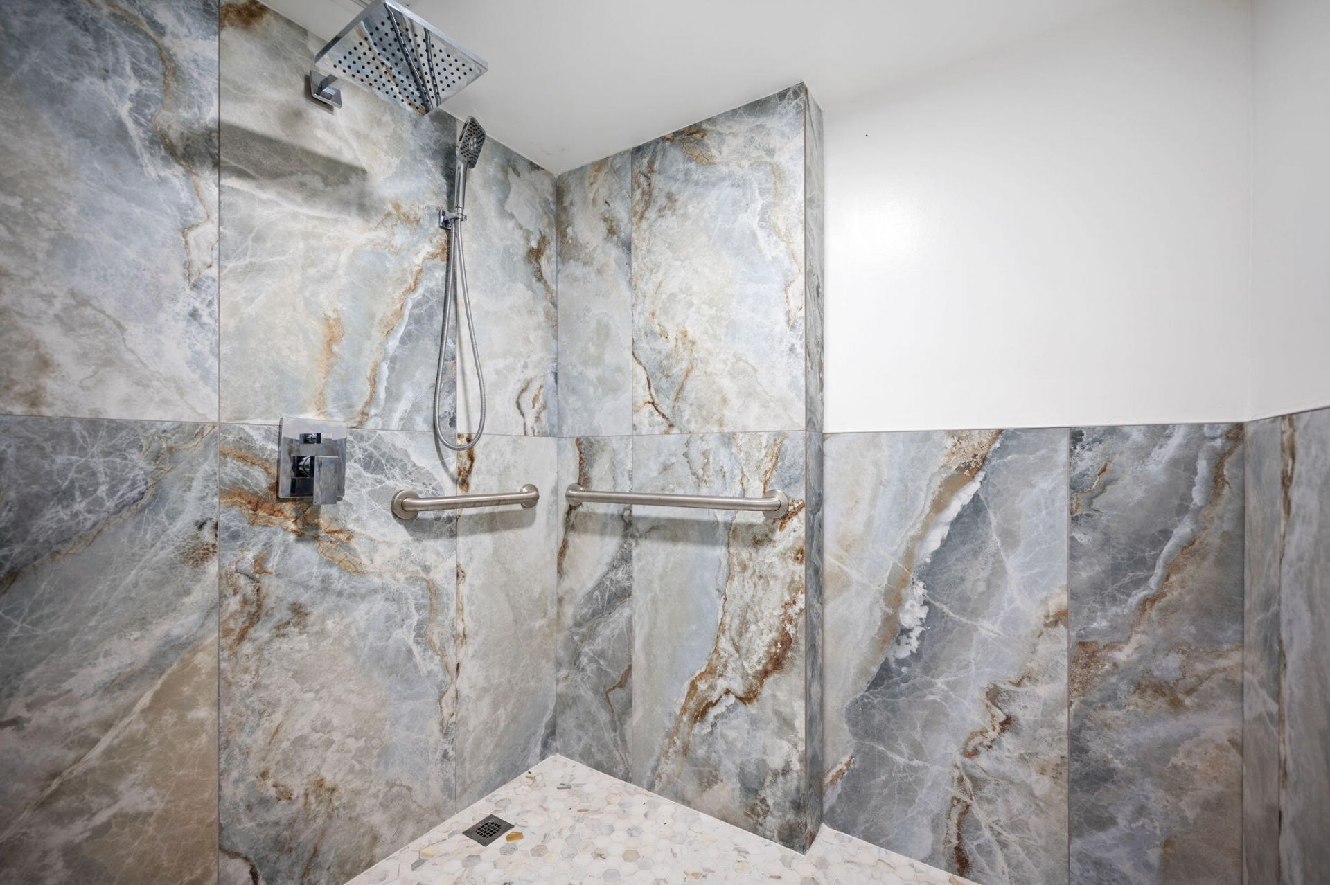 2001 N Ocean Boulevard, Unit 304, Fort Lauderdale, FL 33305 Photo