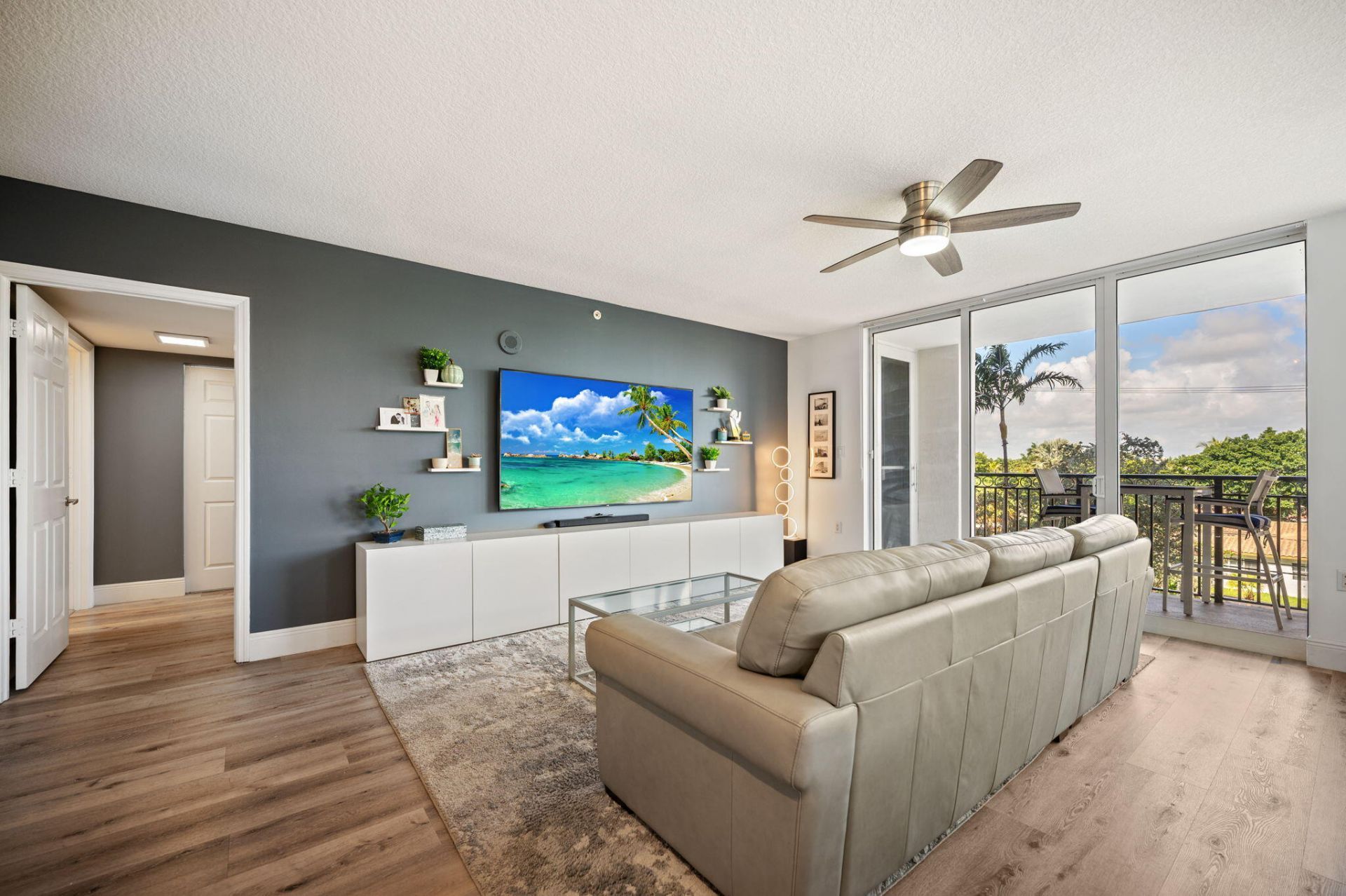 2001 N Ocean Boulevard, Unit 304, Fort Lauderdale, FL 33305 Photo