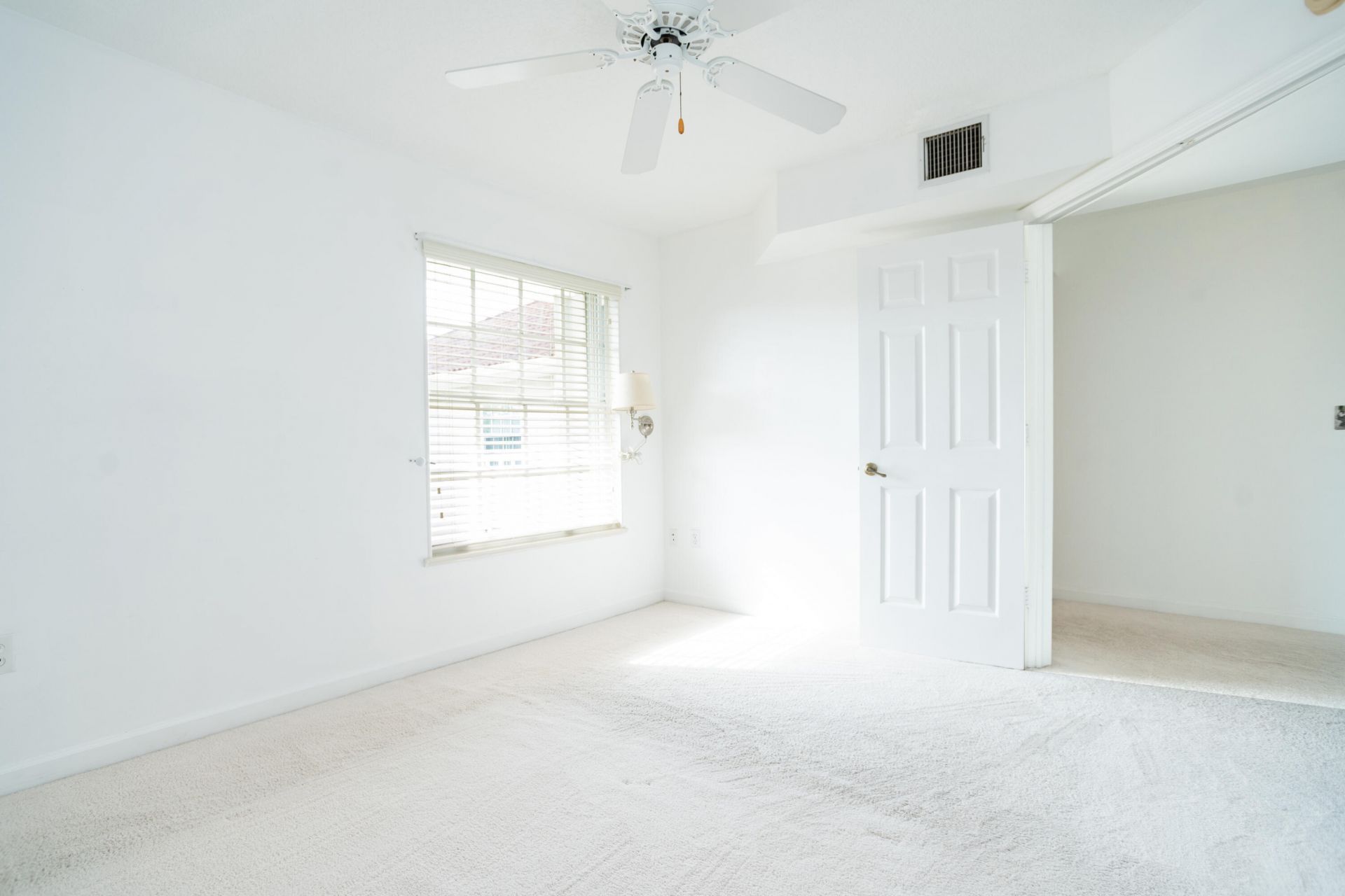 300 Grand Royale Circle, Unit 204, Vero Beach, FL 32962 Photo