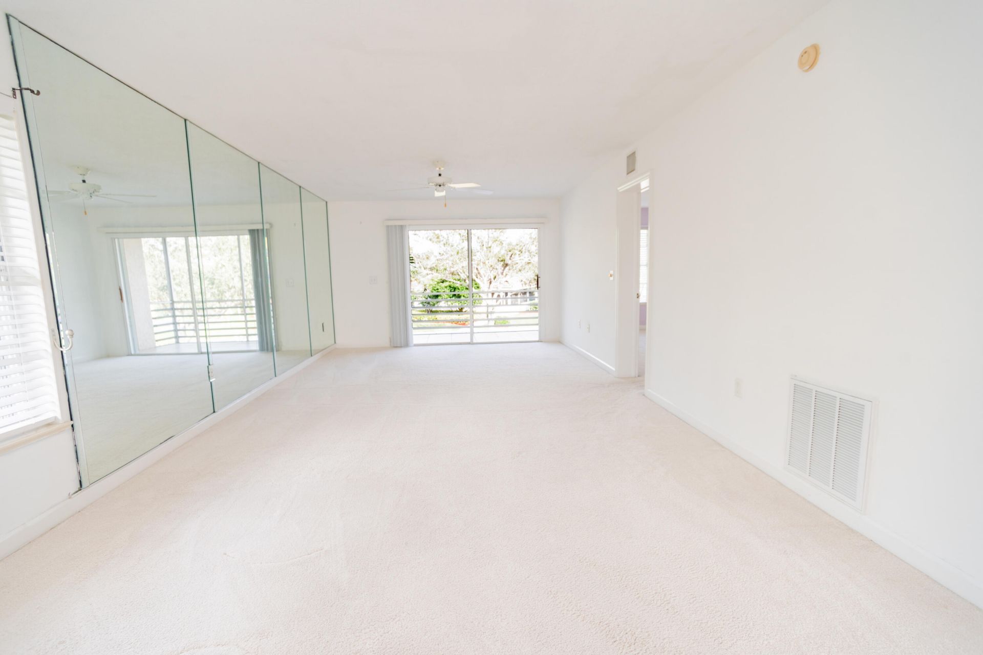 300 Grand Royale Circle, Unit 204, Vero Beach, FL 32962 Photo