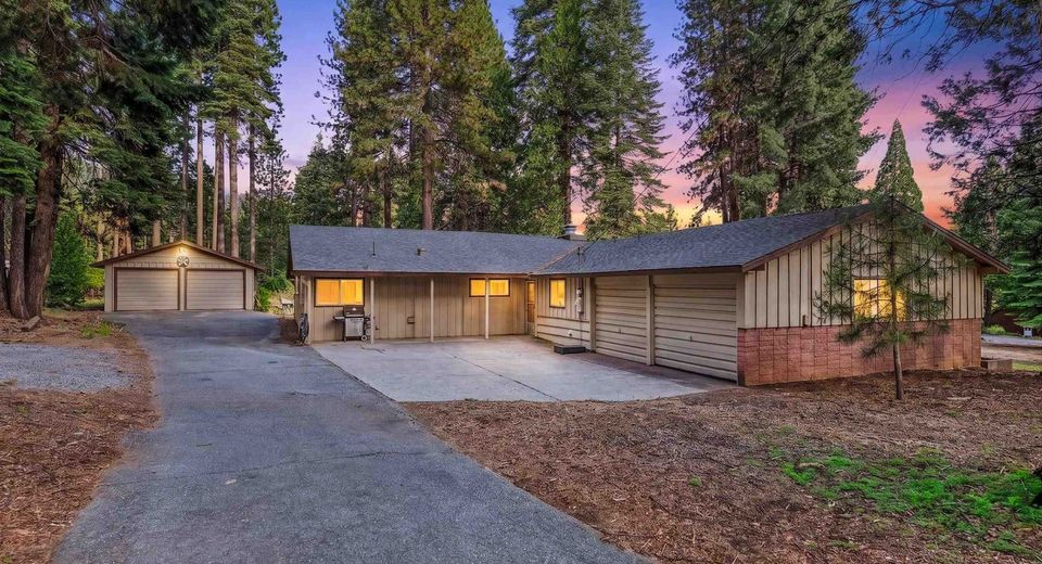 3653 Lake Almanor Drive, Lake Almanor, CA 96137 Photo