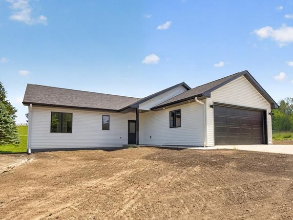 416 Parkside Drive SE, Preston, MN 55965