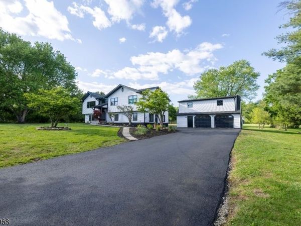 121 Fairview Dr, Branchburg, NJ 08853