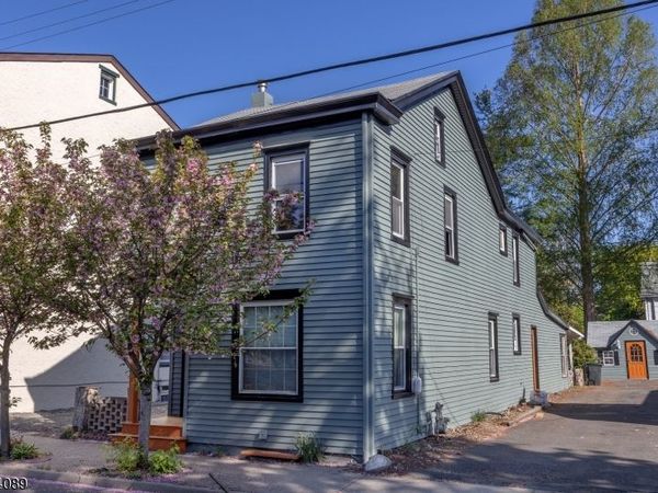 46 Delevan St, Lambertville, NJ 08530