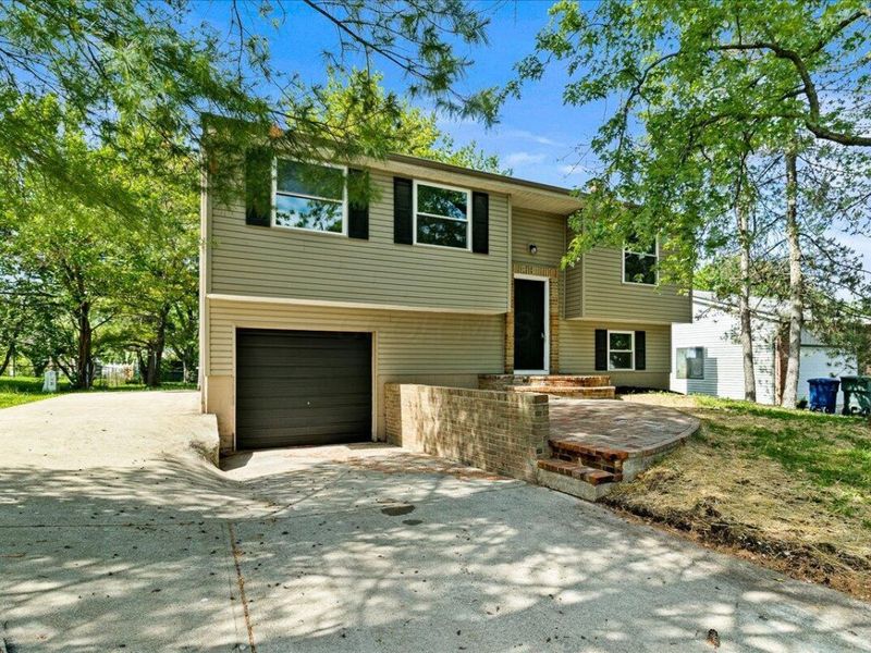 2606 Blue Rock Boulevard, Grove City, OH 43123 Photo 2