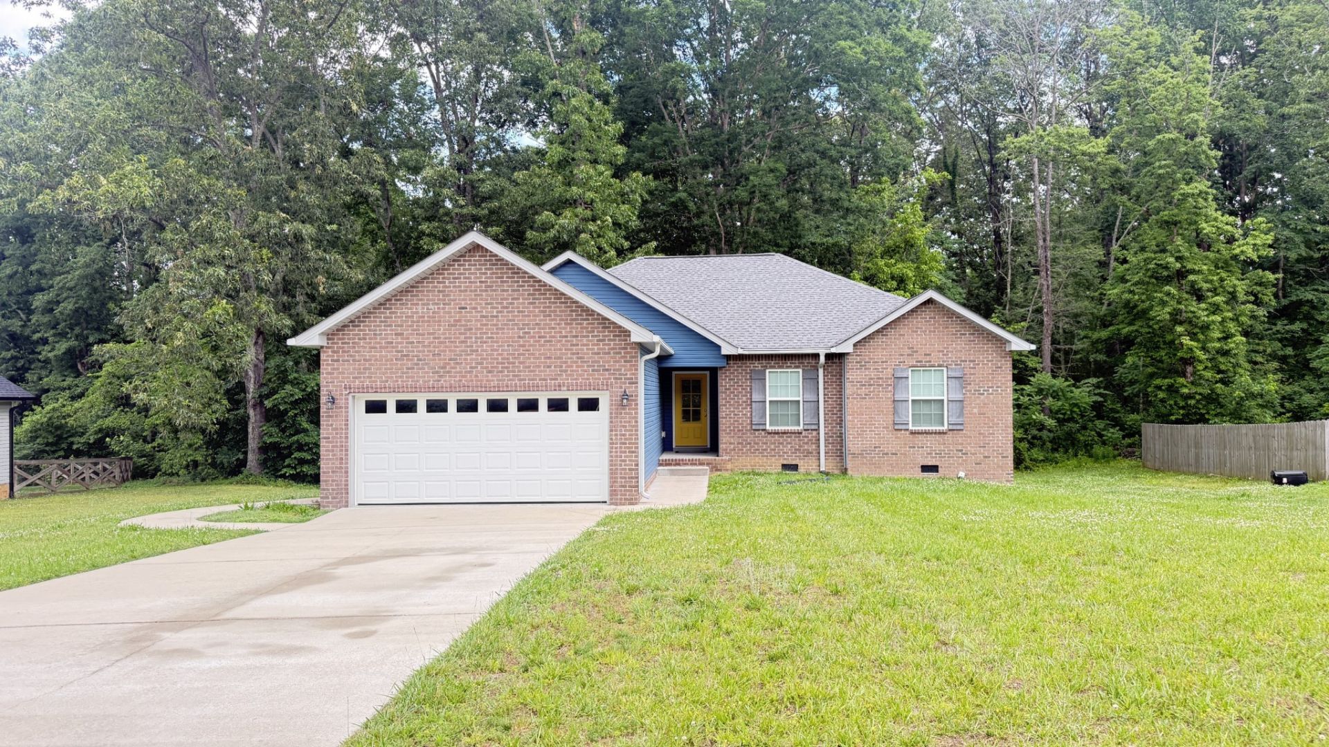 109 Mangrum Rd, Bon Aqua, TN 37025 Main Photo