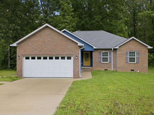 109 Mangrum Rd, Bon Aqua, TN 37025