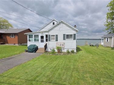 6431 State Route 90 N, Cayuga, NY 13034