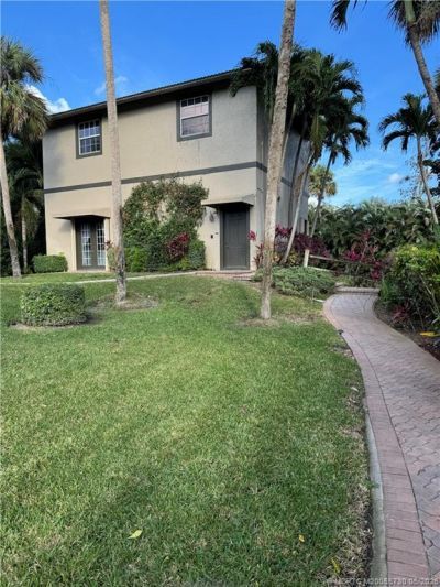 5884 NW 79th Way, Pompano Beach, FL 33067 Photo
