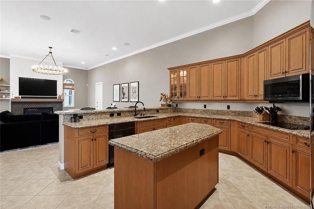 5884 NW 79th Way, Pompano Beach, FL 33067 Photo