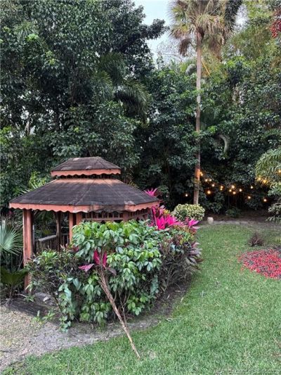 5884 NW 79th Way, Pompano Beach, FL 33067 Photo