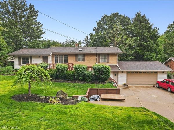 3875 N Glenridge Road , Akron, OH 44319