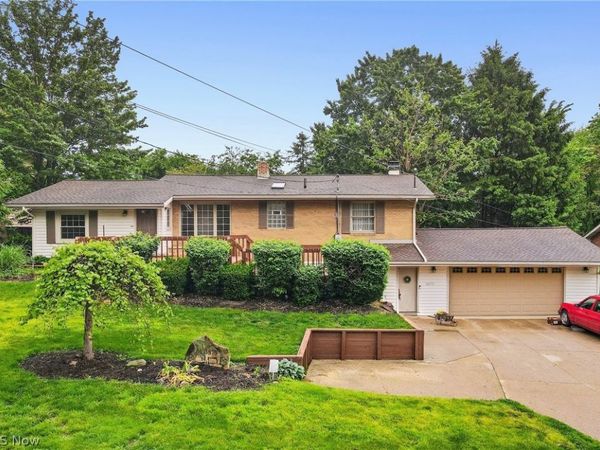 3875 N Glenridge Road , Akron, OH 44319