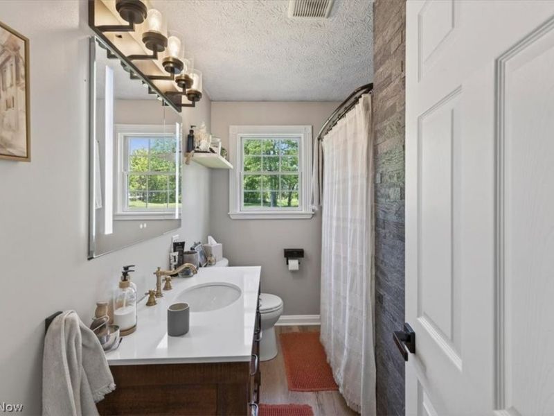 15812 Auburn Road , Newbury, OH 44065 Photo 15