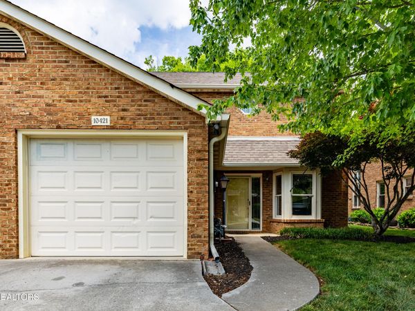 10421 Ravenbrook Lane, Knoxville, TN 37922