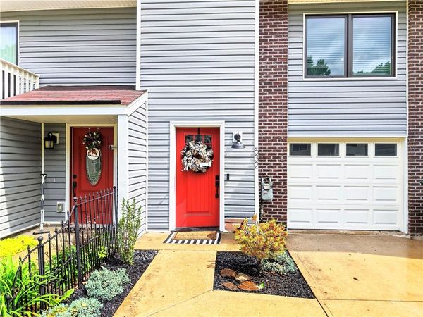 532 Hunters Path Rd, Bridgeville, PA 15017