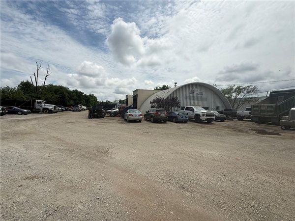 287 W County Line Road, Springdale, AR 72764