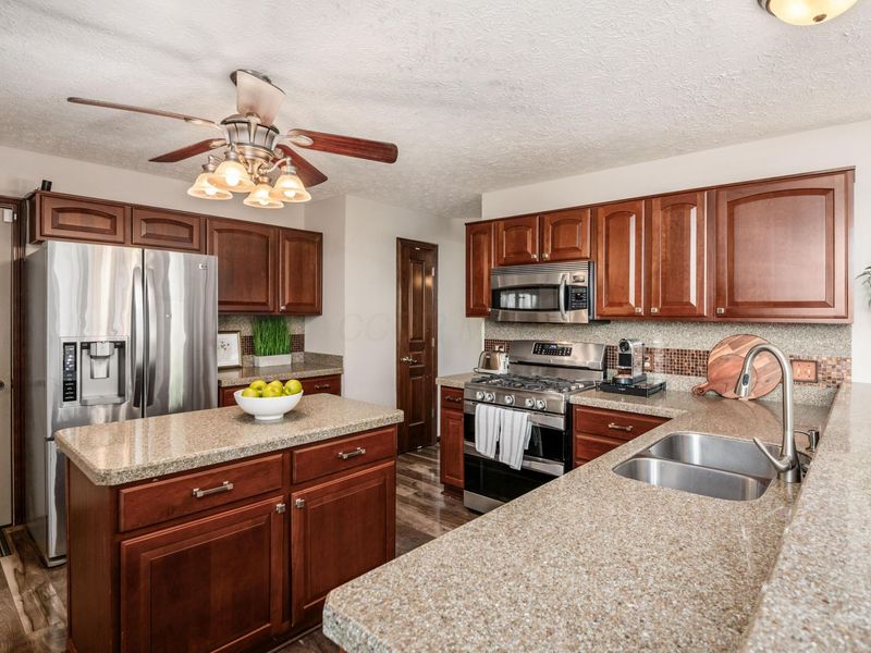 736 Sanville Drive, Lewis Center, OH 43035 Photo 15
