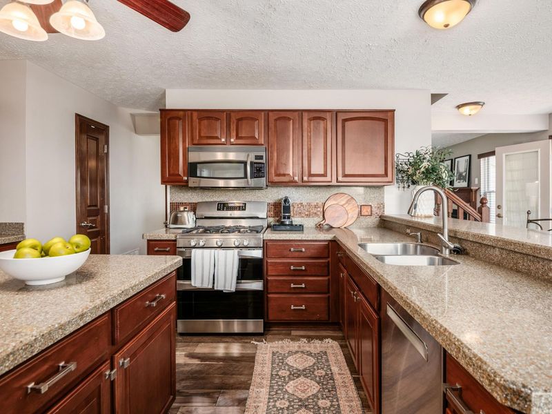 736 Sanville Drive, Lewis Center, OH 43035 Photo 16