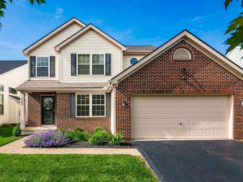 736 Sanville Drive, Lewis Center, OH 43035 Photo 2