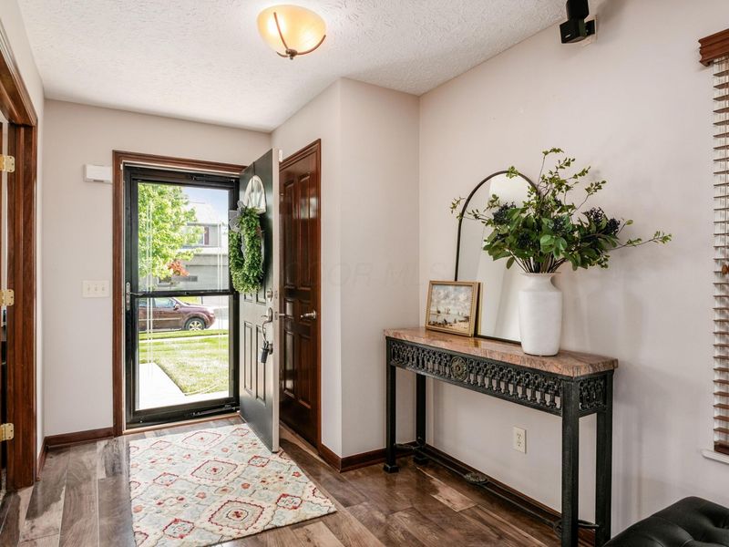 736 Sanville Drive, Lewis Center, OH 43035 Photo 4