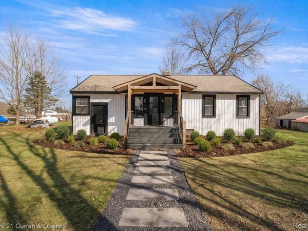 4296 Burgess Road, Putnam Twp, MI 48169
