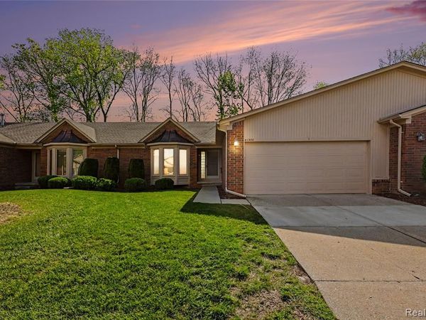 41302 Fortuna Drive E , Clinton Twp, MI 48038