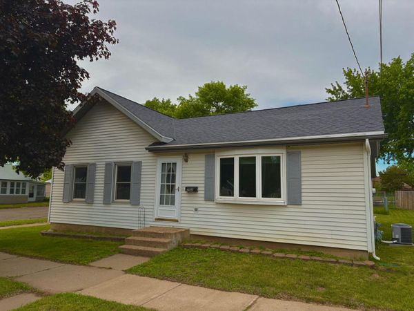752 E Mark Street , Winona, MN 55987