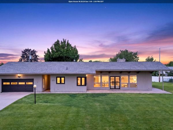103 Crestview Drive, Marshalltown, IA 50158