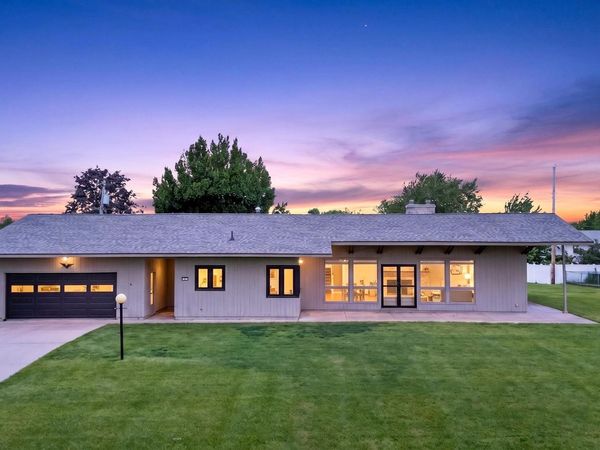 103 Crestview Drive, Marshalltown, IA 50158