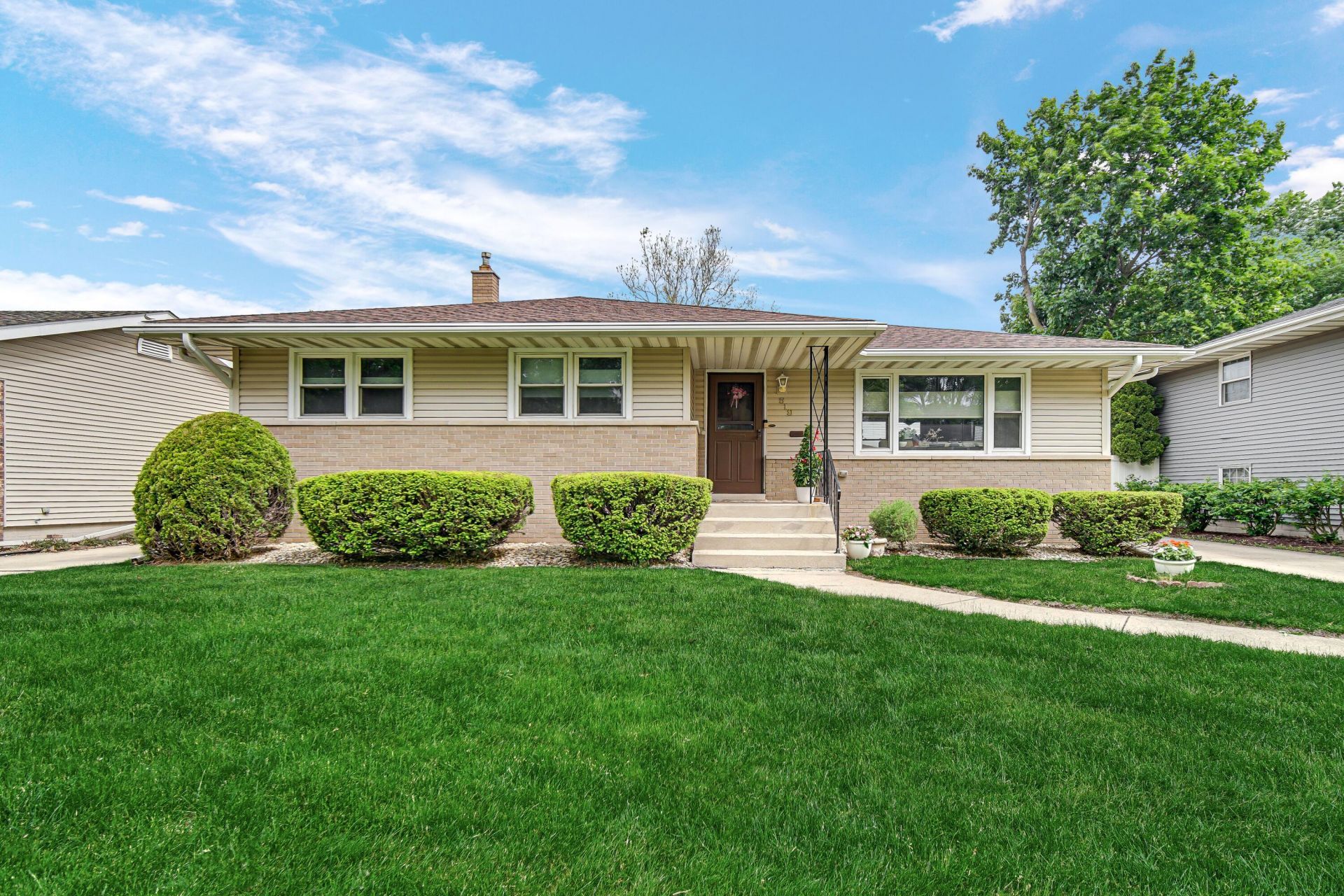 519 Hickory Lane, Munster, IN 46321 Main Photo