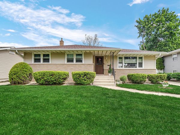 519 Hickory Lane, Munster, IN 46321