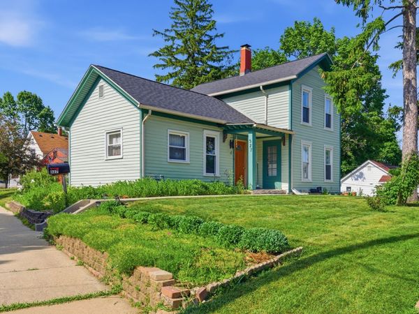 327 Silver Street , Elgin, IL 60123