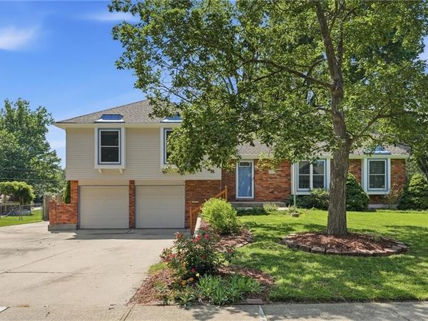 10930 Lydia Avenue, Kansas City, MO 64131
