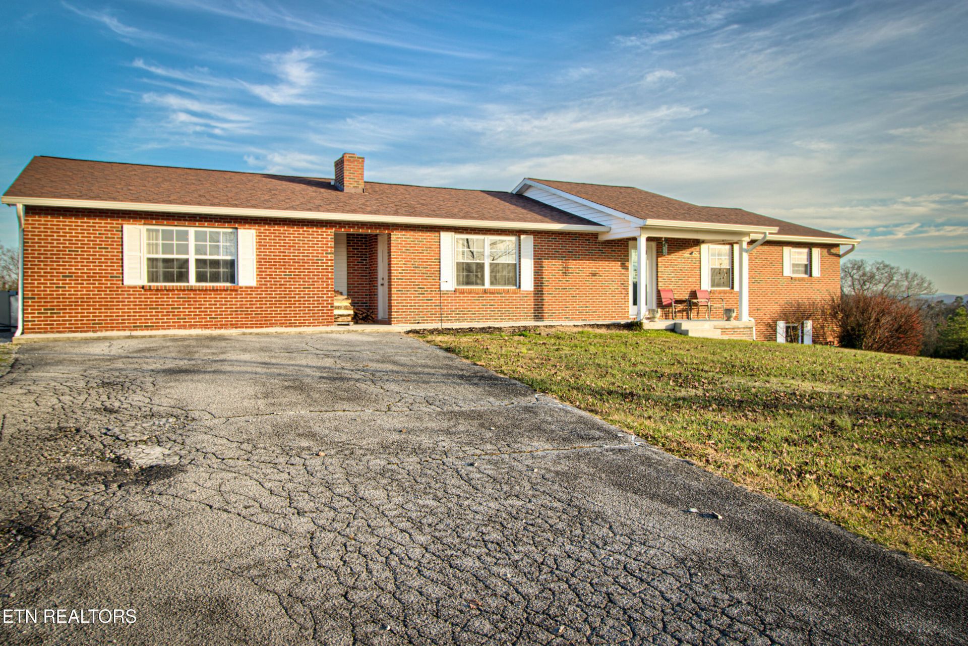 500 Allison Town Rd, Philadelphia, TN 37846 Main Photo