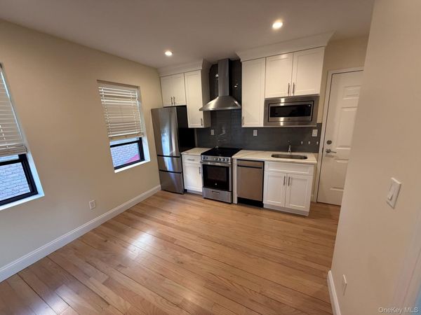 610 Jerico Turnpike, New Hyde Park, NY 11040