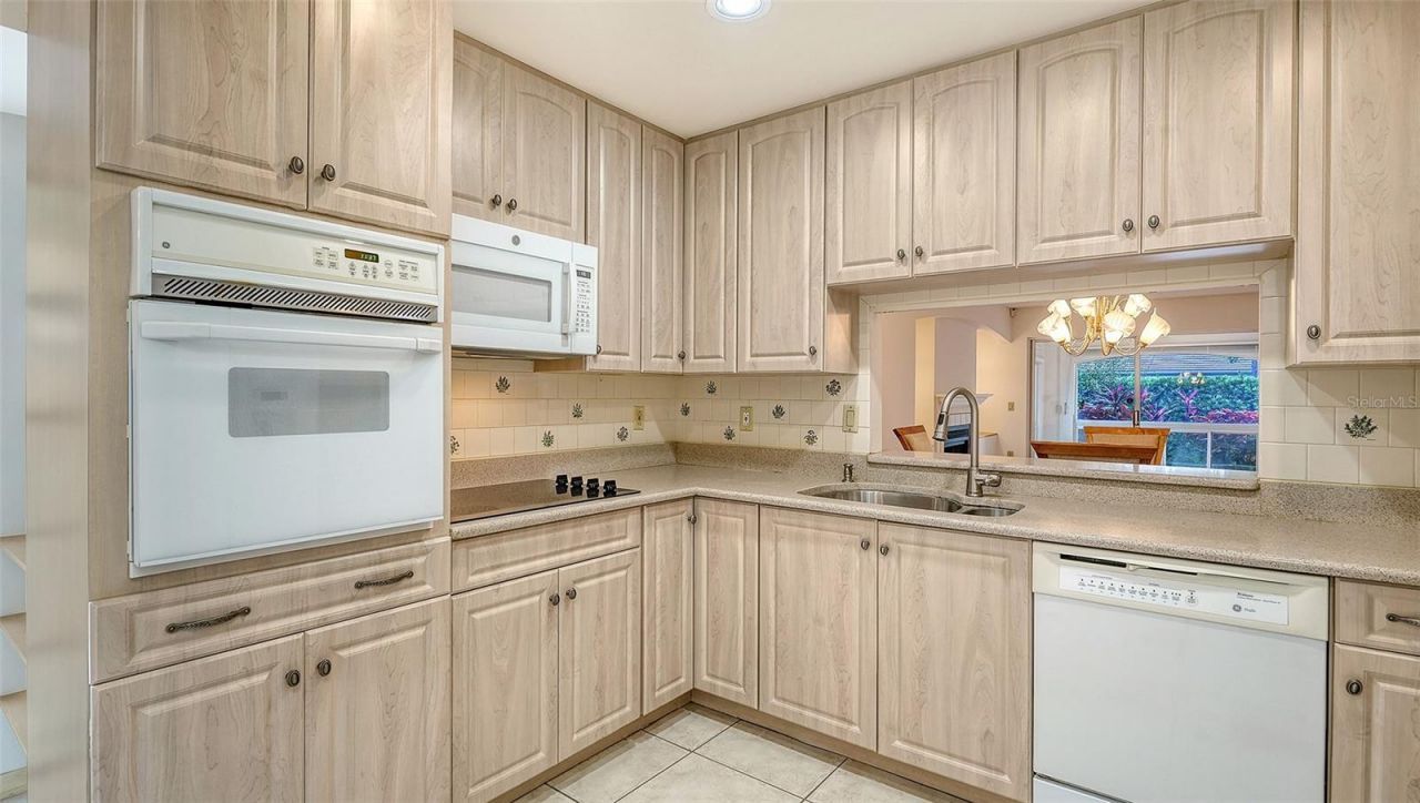 4429 Oakley Greene , Unit 6, Sarasota, FL 34235 Photo