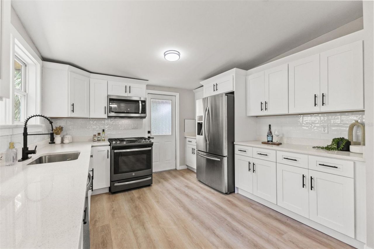 604 E Lambright Street, Tampa, FL 33604 Photo