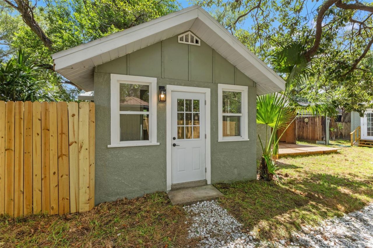 604 E Lambright Street, Tampa, FL 33604 Photo