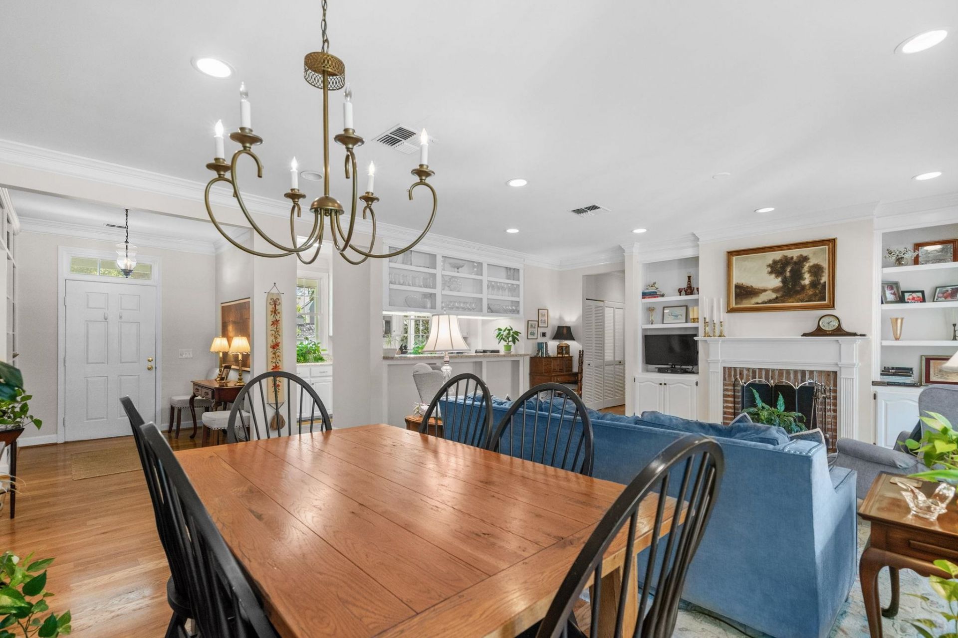 4406 Hitching Post Ln. Photo 14
