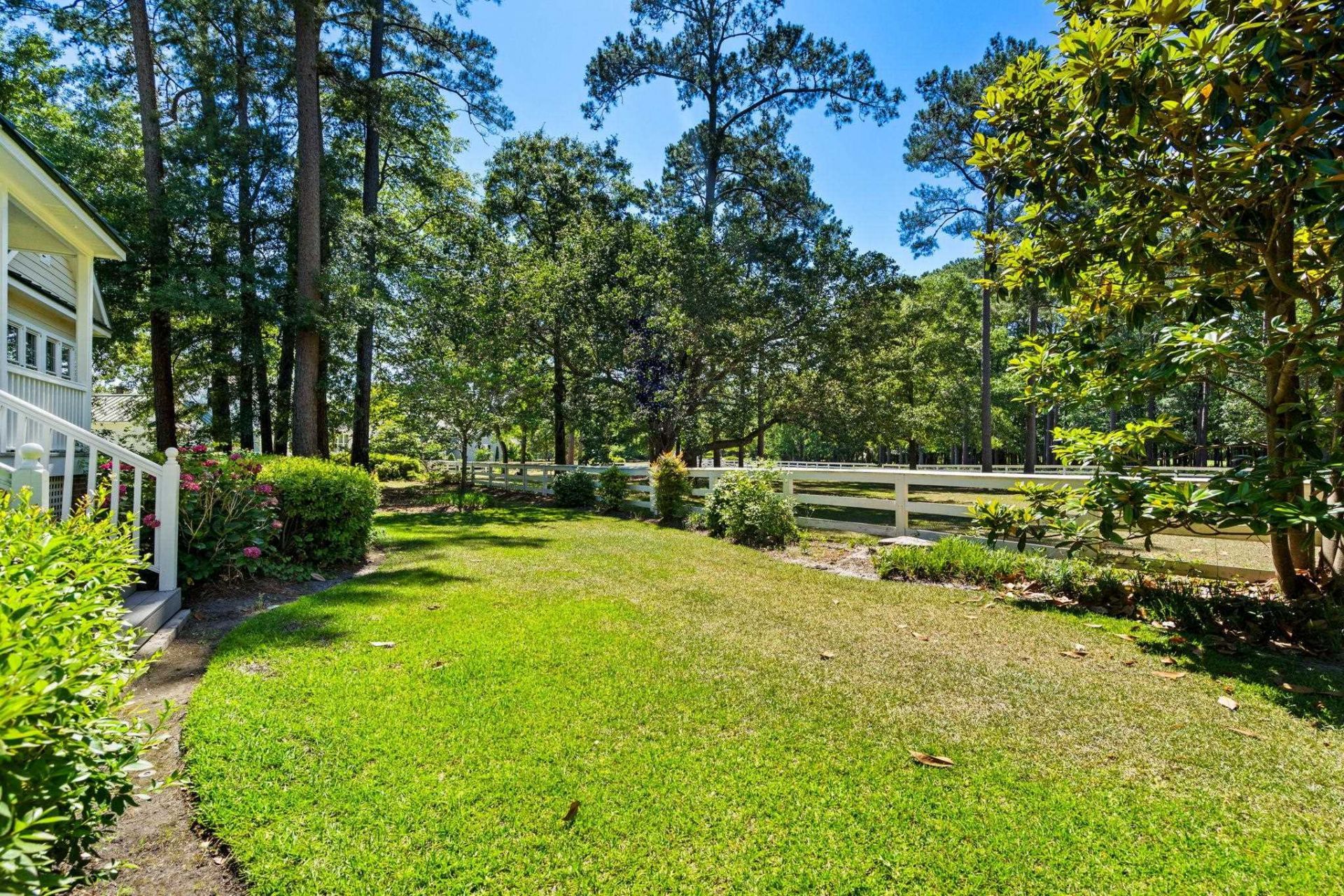 4406 Hitching Post Ln. Photo 24