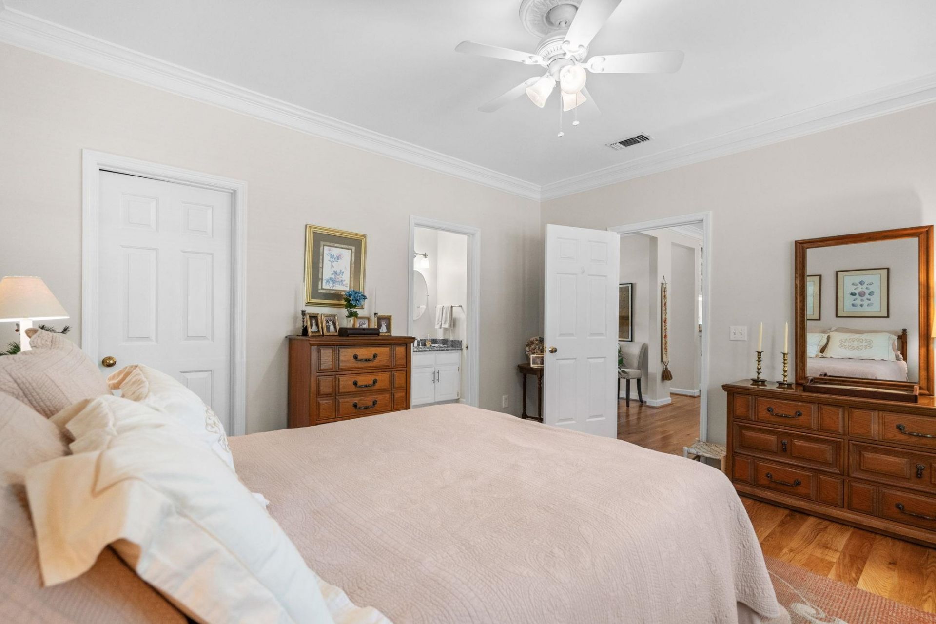 4406 Hitching Post Ln. Photo 36