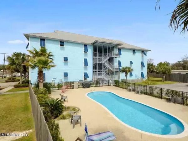 699 Dunbar Avenue, Bay Saint Louis, MS 39520