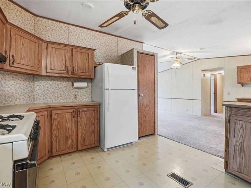 5333 Chestnut Street, Andover, OH 44003 Photo 12