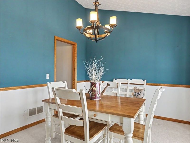 568 Breiton Circle , Barberton, OH 44203 Photo 12