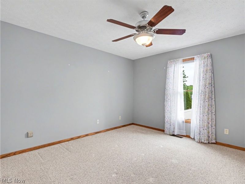 568 Breiton Circle , Barberton, OH 44203 Photo 18
