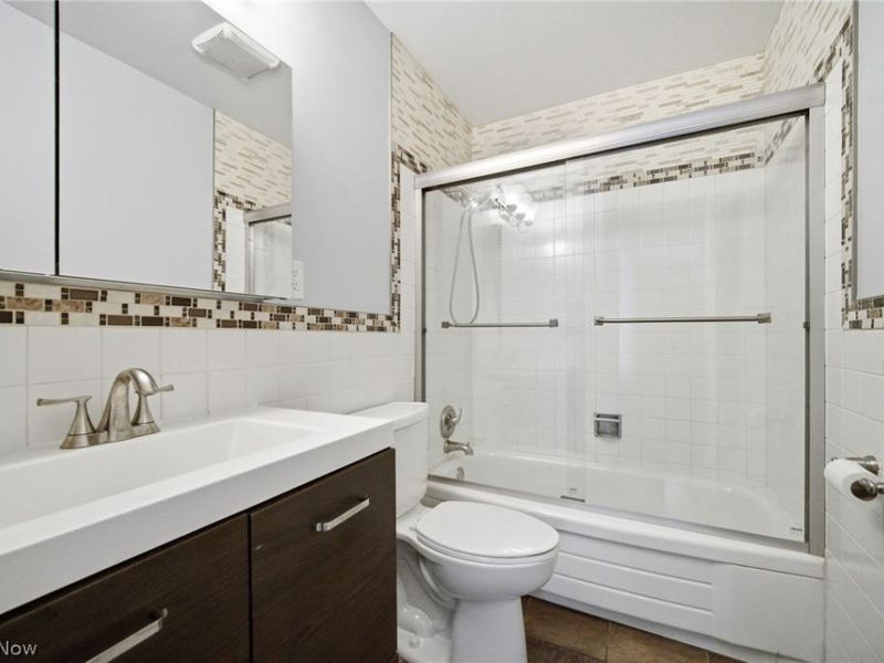 2039 Wooster Road, Rocky River, OH 44116 Photo 17