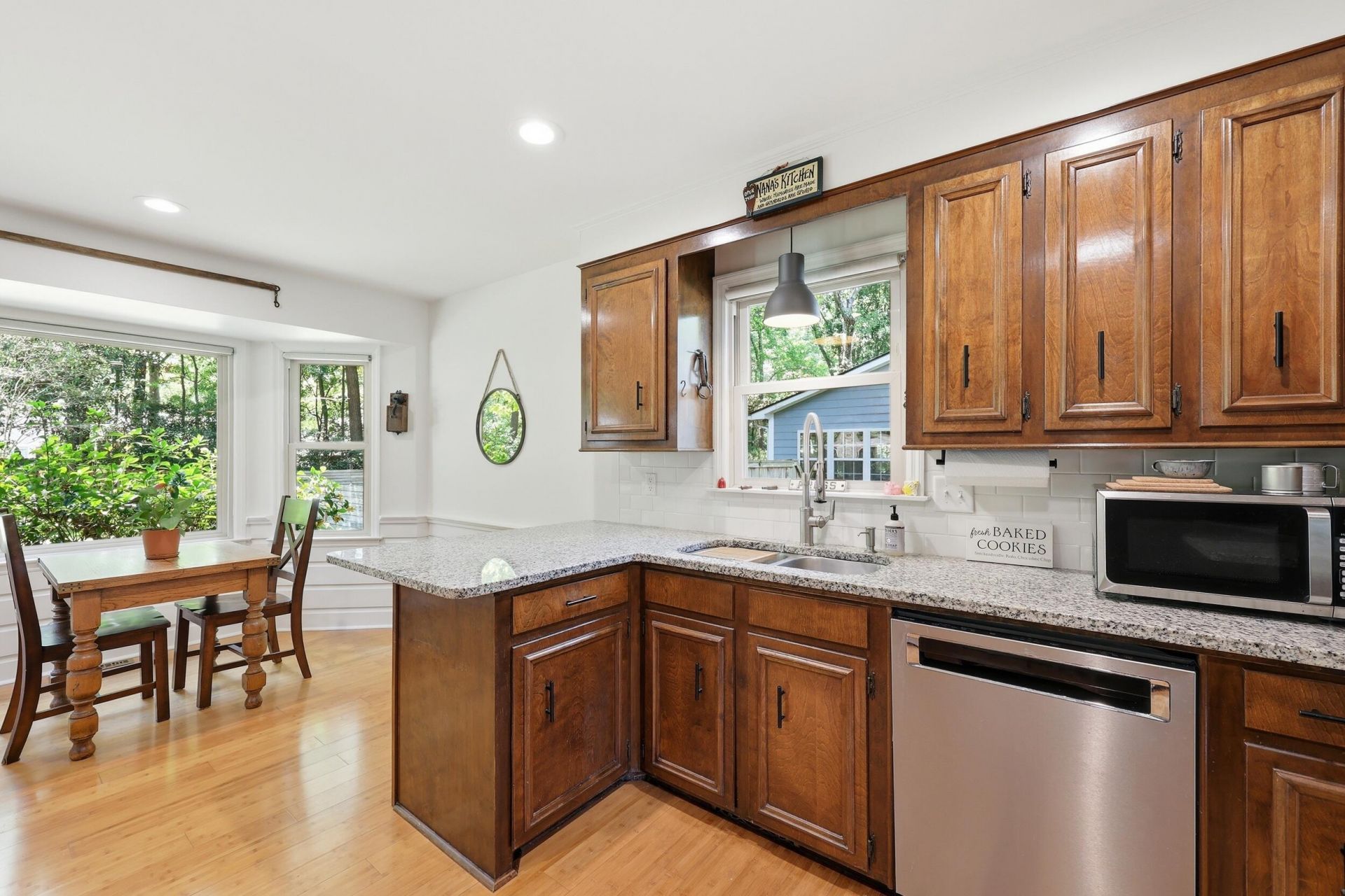 210 Fort Street Photo 10
